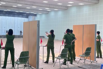 Sôi nổi Hội thi bắn súng quân dụng chào mừng kỷ niệm 80 năm Ngày truyền thống lực lượng Cảnh sát hình sự